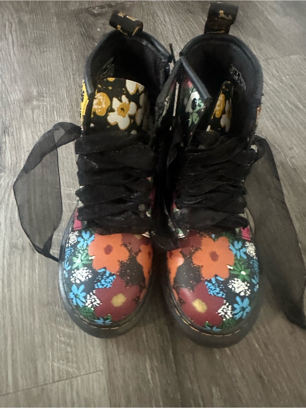 Kids Floral Lace-Up Dr. Martens Size 1